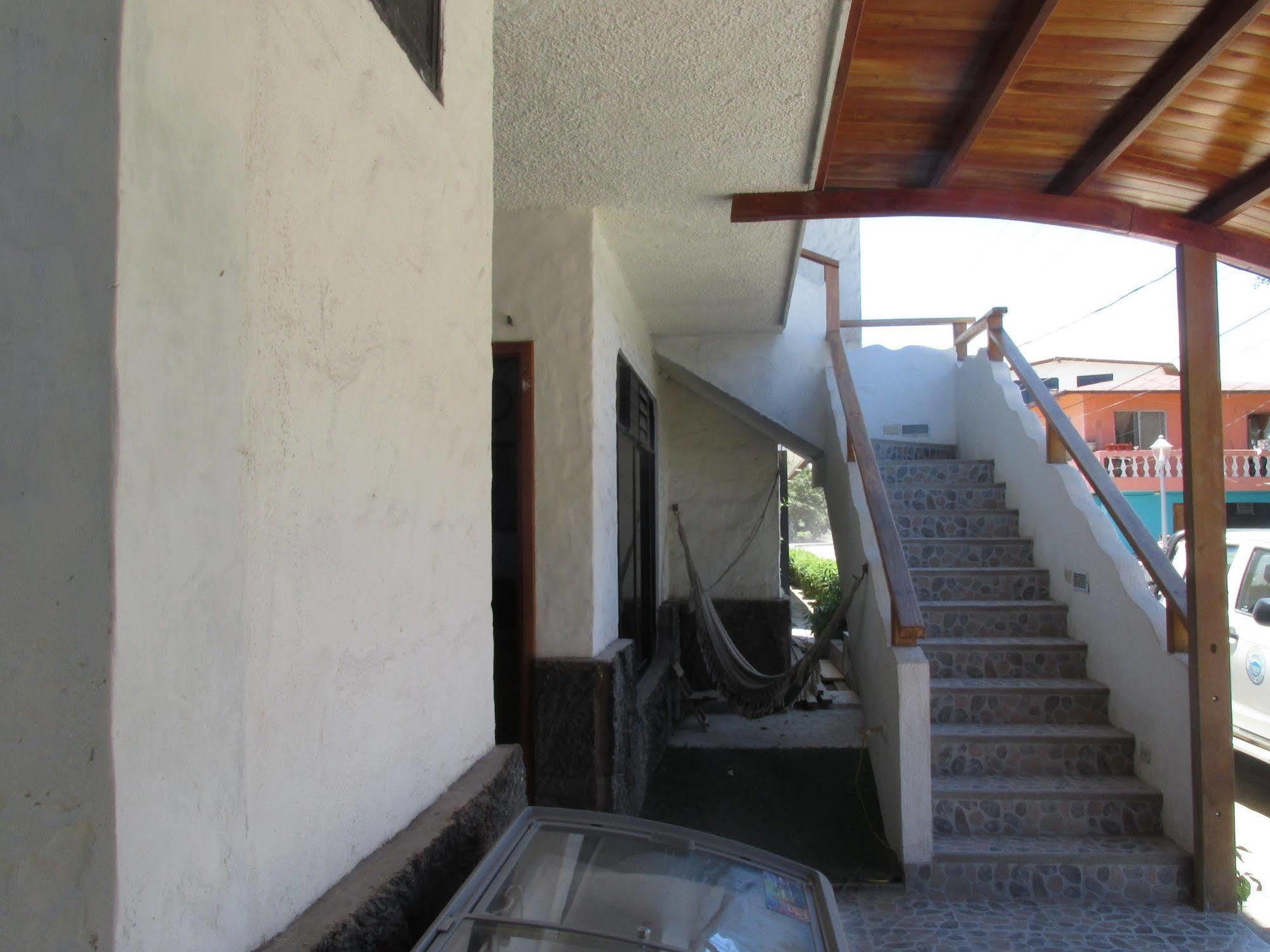 Hotel La Gran Tortuga - ᯤ Starlink Puerto Villamil Exterior photo